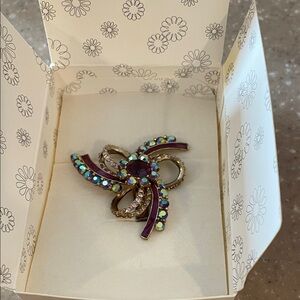 Vintage 1985 Avon/Mark Gold and Purple Crystal Hair Brooch